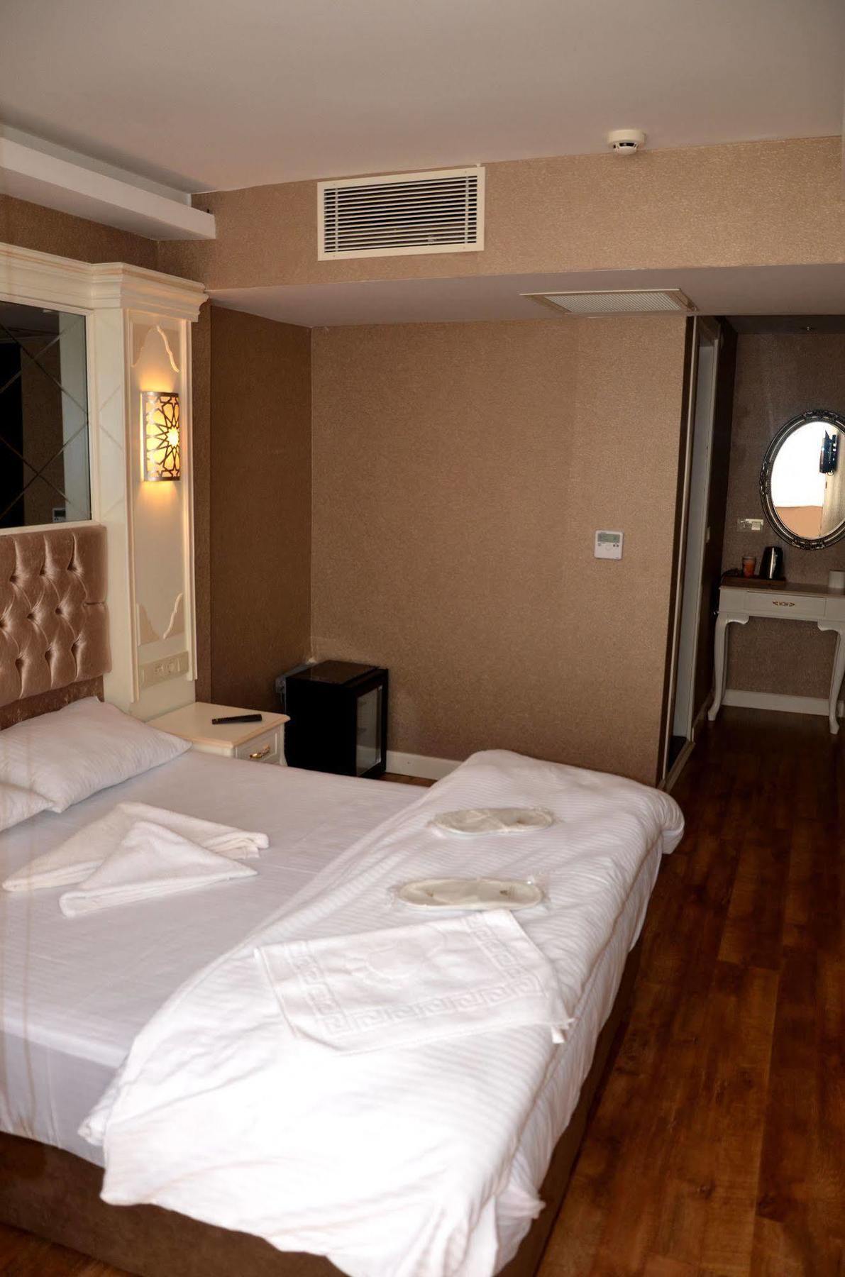 Sun Comfort Hotel Istanboel Buitenkant foto
